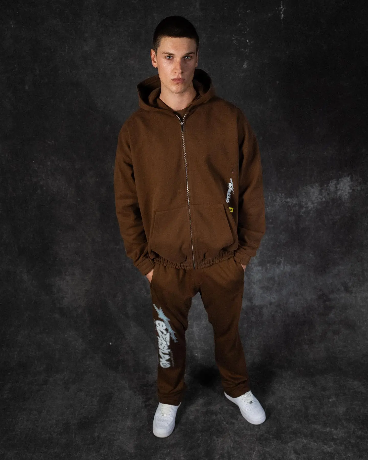 Ere Studios Midnight Trackie Hose Braun 1